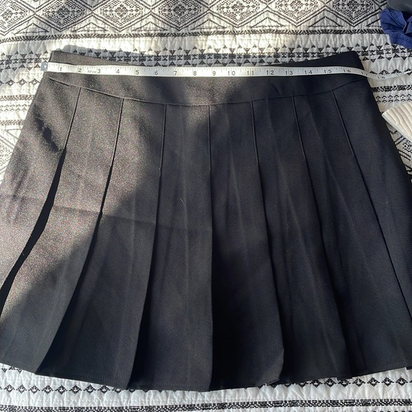 Black pleated mini skort - Picture 5 of 6